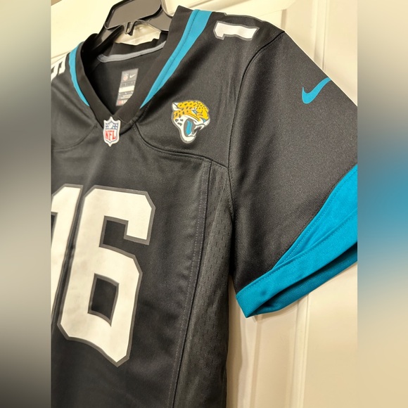 Fully Licensed Nike Women's Jacksonville Jaguars Customized Jersey. NWT. Sz Lg. - Picture 3 of 5